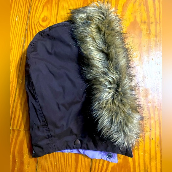 Columbia women’s Vest with Hoodie - Picture 10 of 12